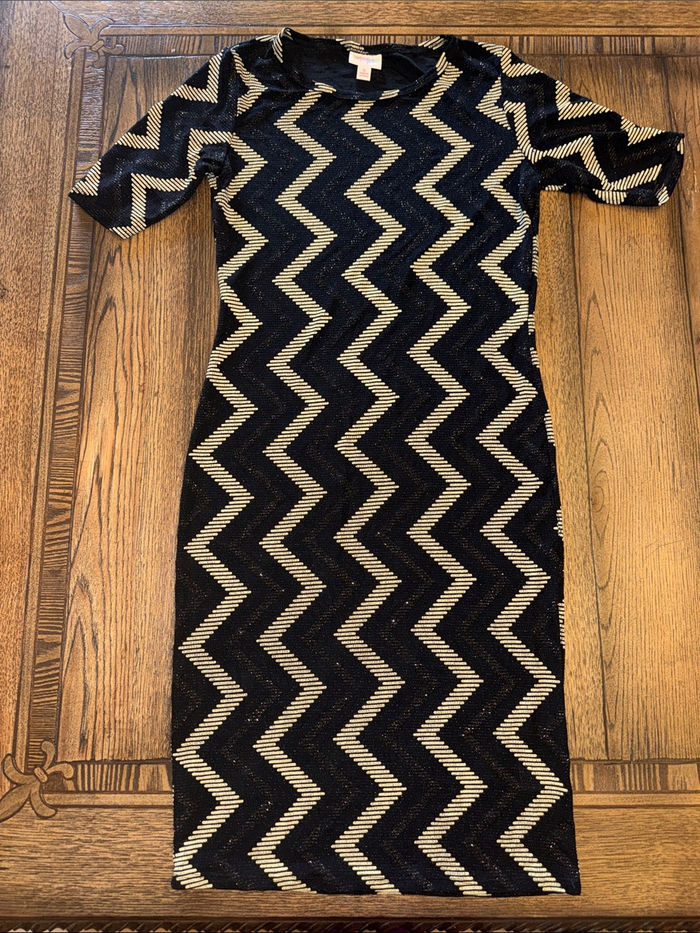 LuLaRoe Black and Gold Zigzag Sparkly Midi Dress